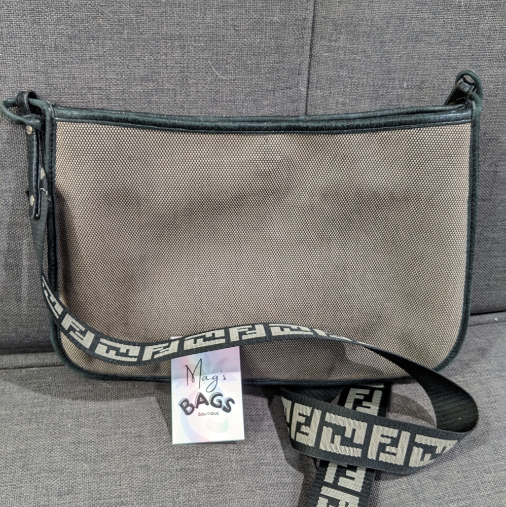Fendi: Logo Strap Borsa Tape Monogram Mamma Zucca Crossbody Bag - Picture 9 of 14